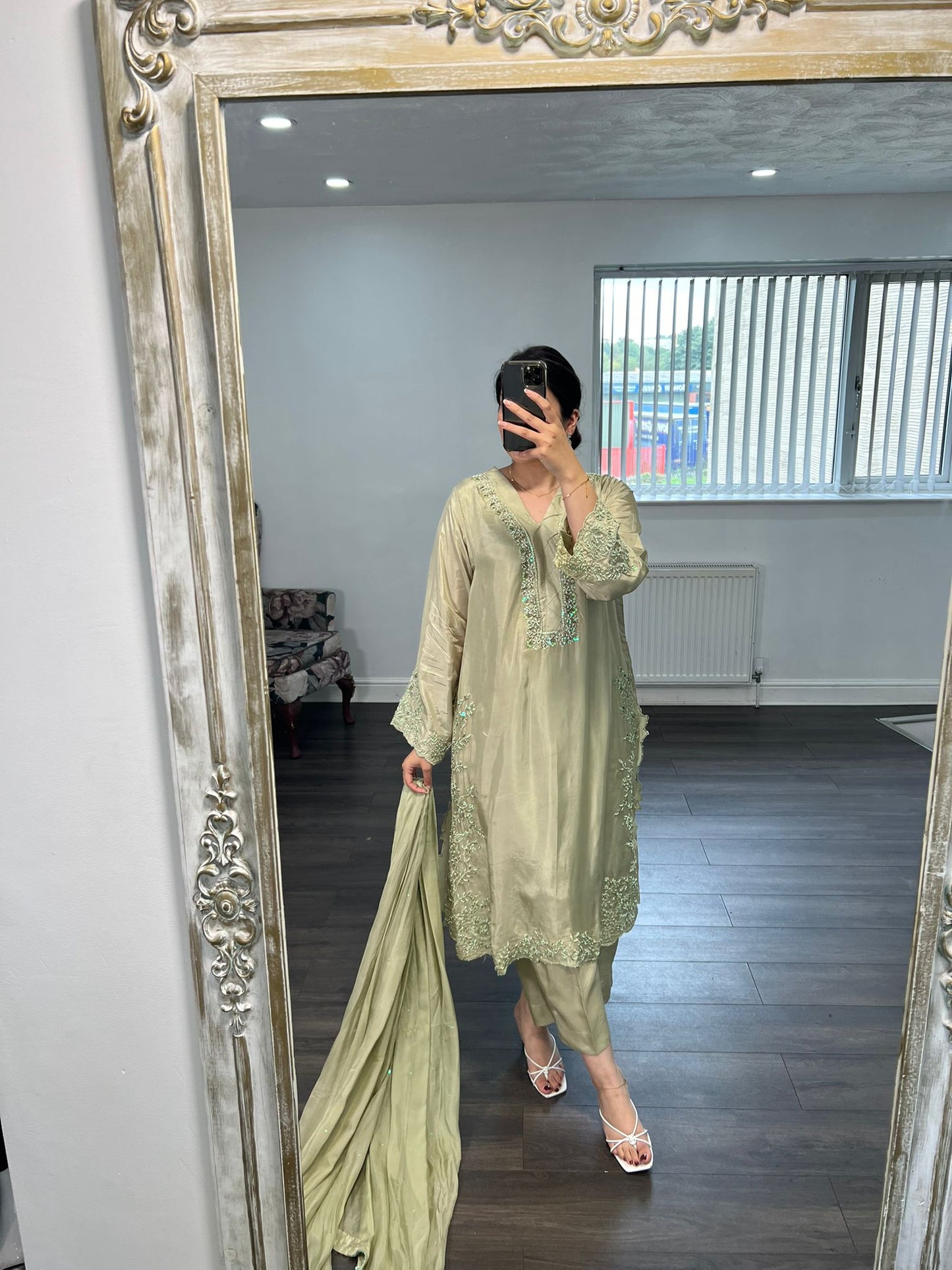 Mireya – Embroidered 3 Piece Suit