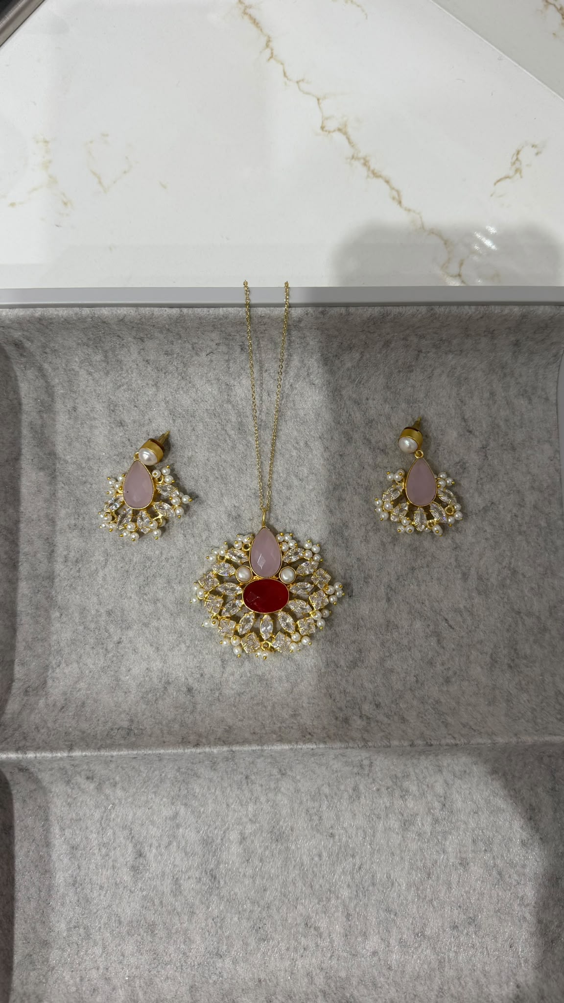 Rosé Ruby Pendant Set