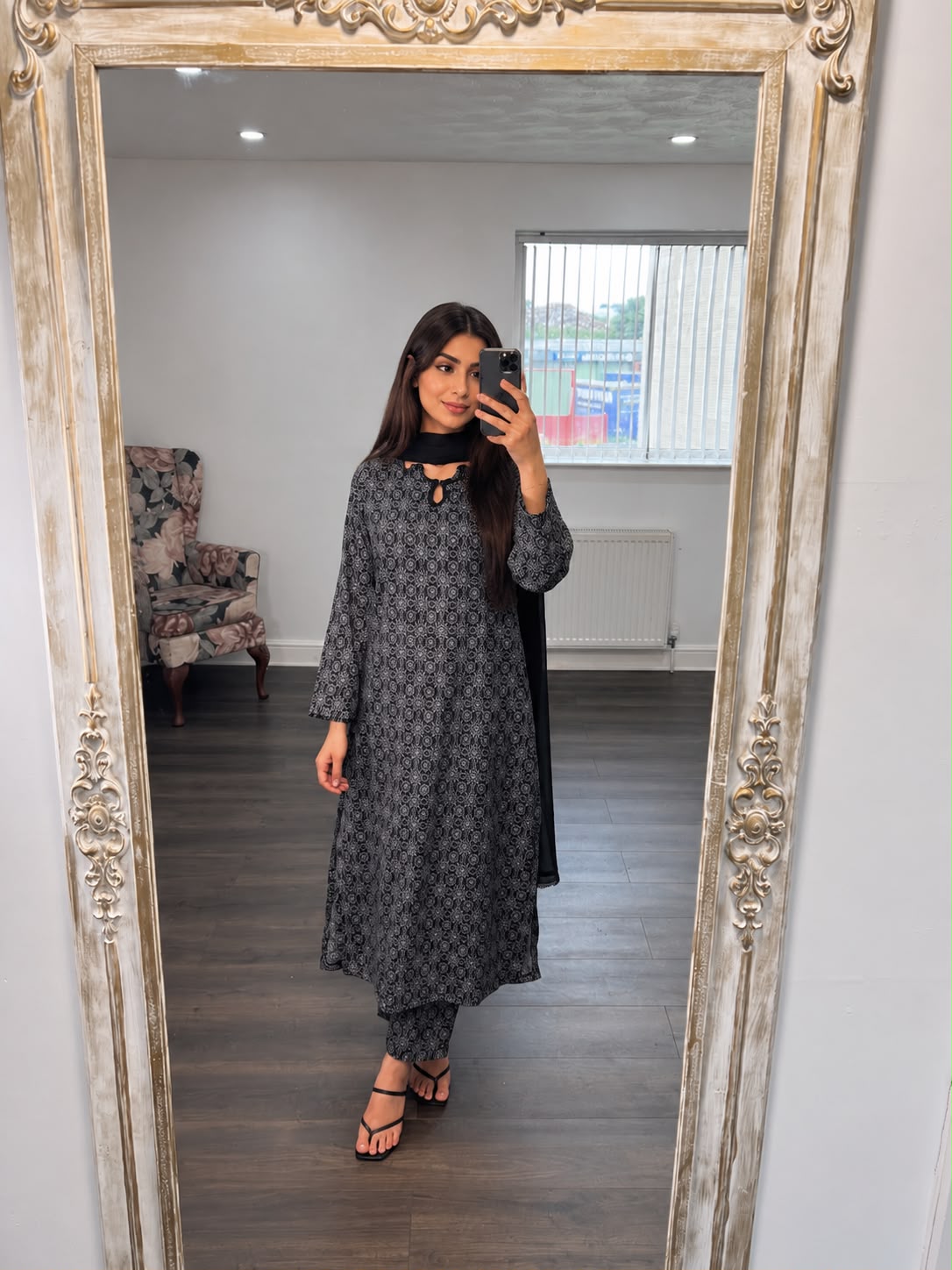 Mara – Premium Lawn 3 Piece Suit