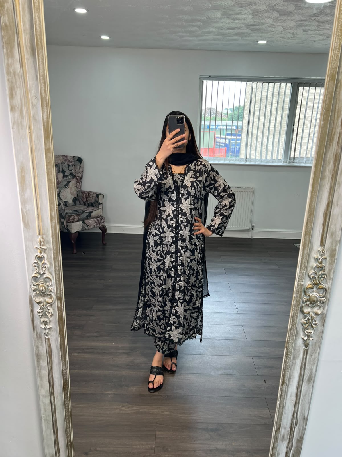 Aila – Premium Lawn 3 Piece Suit