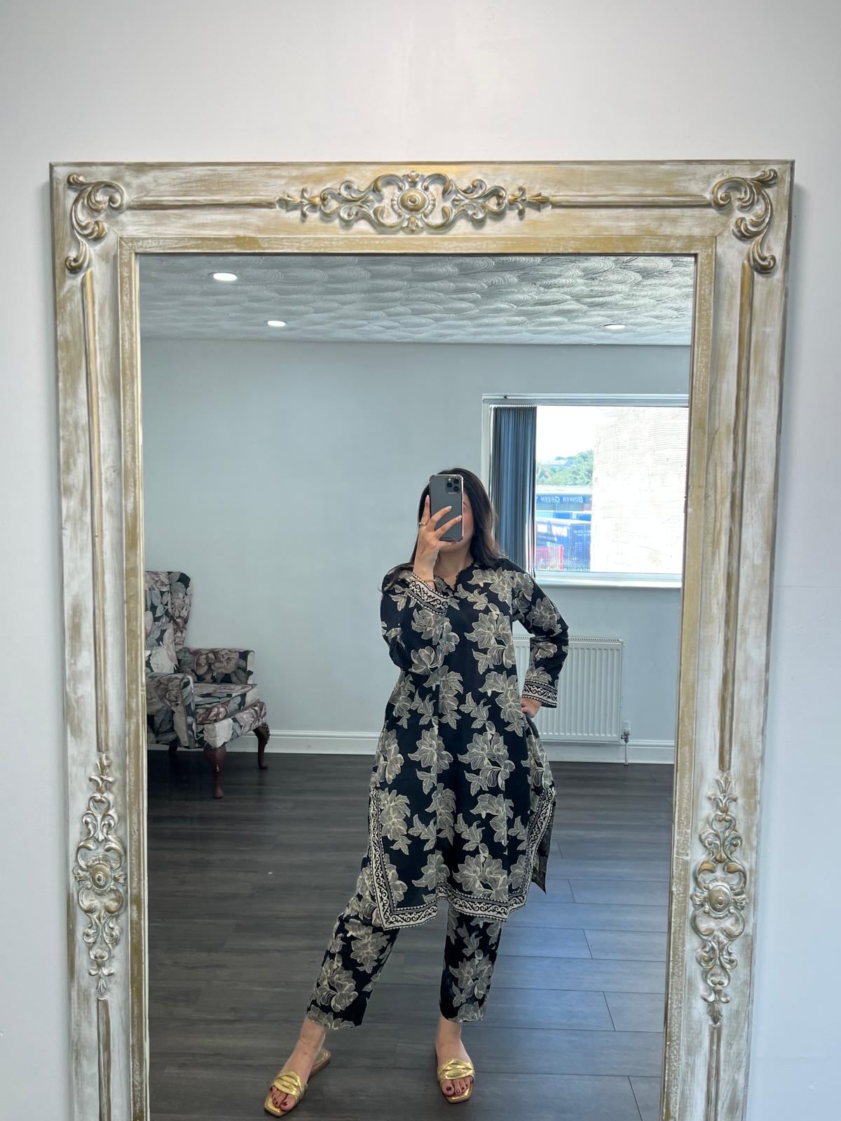 Noir Petal 2-Piece Suit