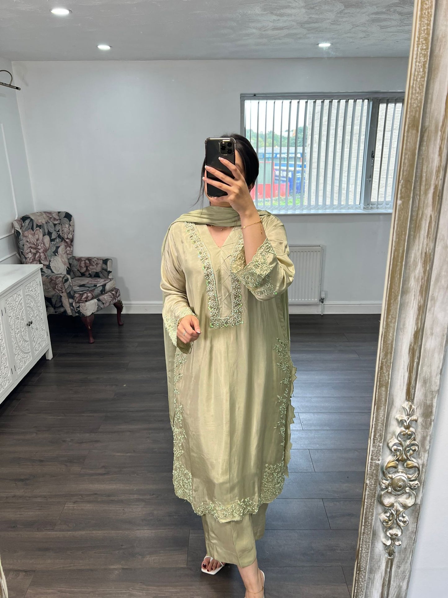 Mireya – Embroidered 3 Piece Suit