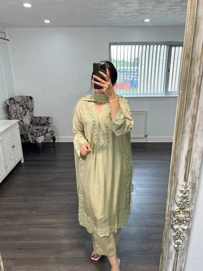 Mireya – Embroidered 3 Piece Suit