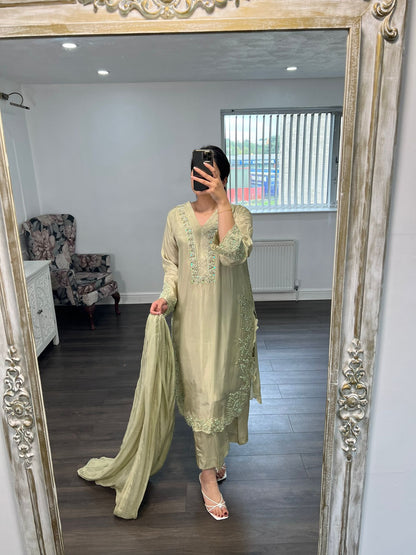 Mireya – Embroidered 3 Piece Suit