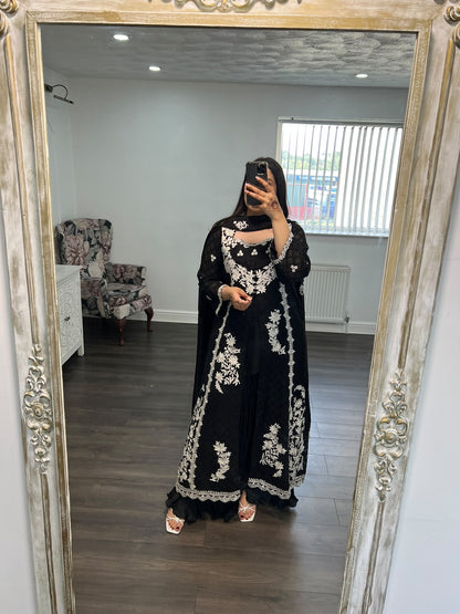 Naqsh-e-Shab – Black & Ivory Embroidered 3-Piece Luxury Pret