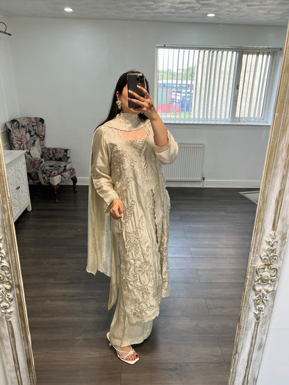 Noor Mahal – Pearl Ivory Embroidered 3-Piece Luxury Pret