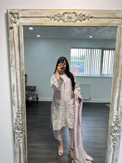Gulraniya – Blush Grey Embroidered 3-Piece Luxury Pret