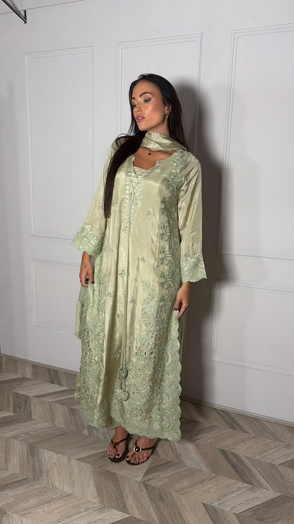 GUL-E-NOOR – Elegant Printed 3 Piece Suit