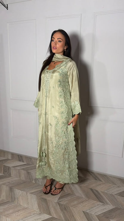 GUL-E-NOOR – Elegant Printed 3 Piece Suit