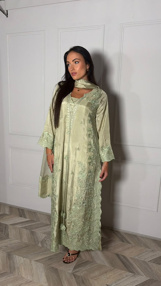 GUL-E-NOOR – Elegant Printed 3 Piece Suit