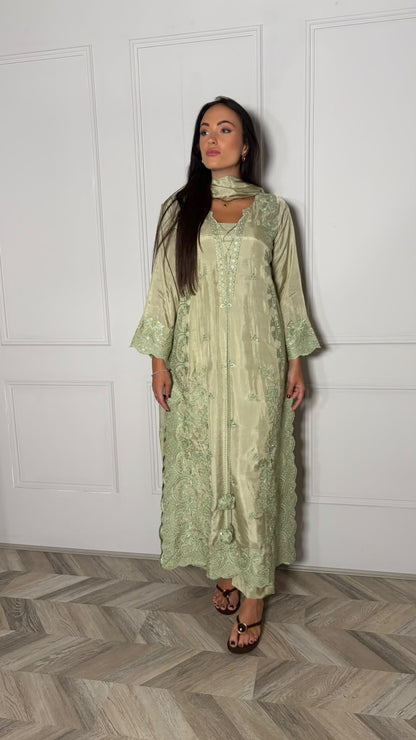 GUL-E-NOOR – Elegant Printed 3 Piece Suit