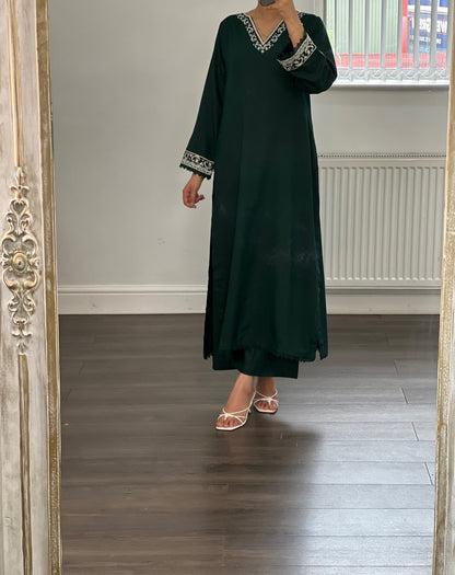 ANNA – Elegant Embroidered 2 Piece Suit