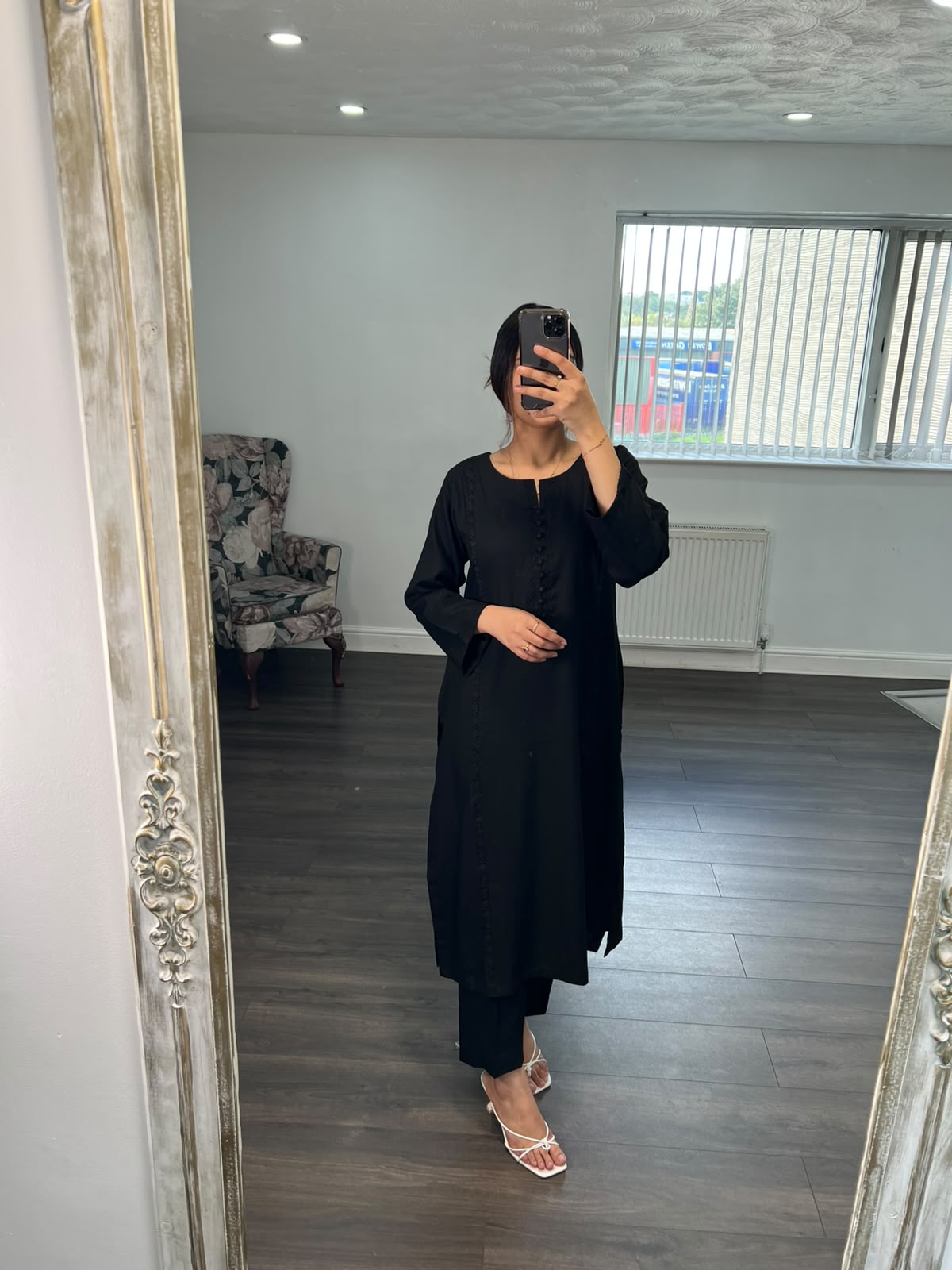 DILARA – Elegant 2 Piece Suit