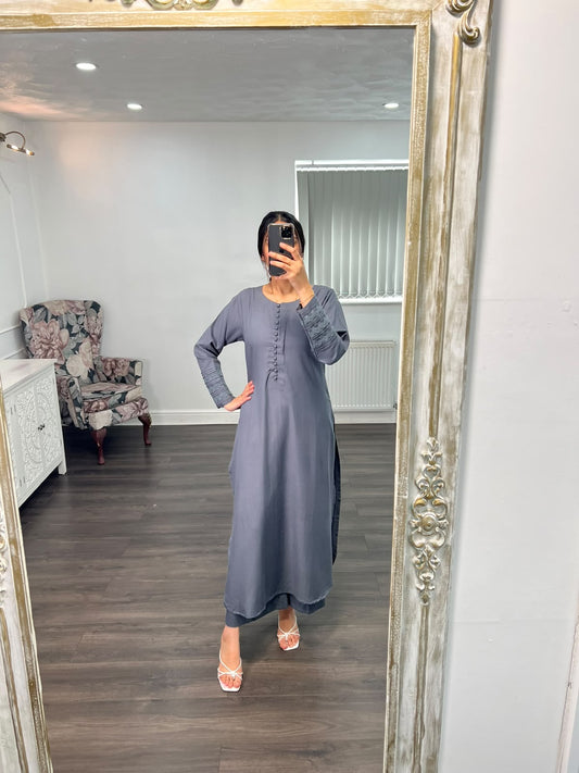 Naaz – Elegant Grey 2-Piece Suit