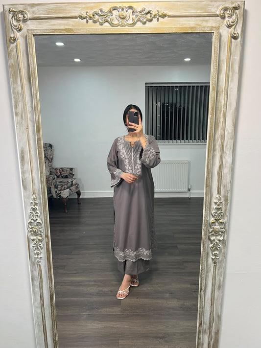 Lily Grey – 2 Piece Outfit
