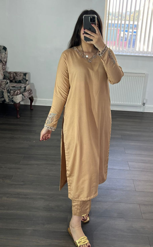 Nazuk - Two Piece Karandi