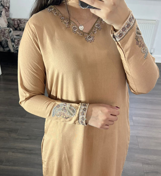 Nazuk - Two Piece Karandi
