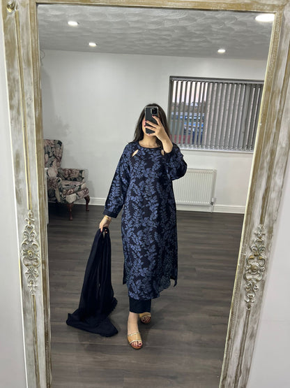 Umm-e-Ayman - Three Piece Winter Edition