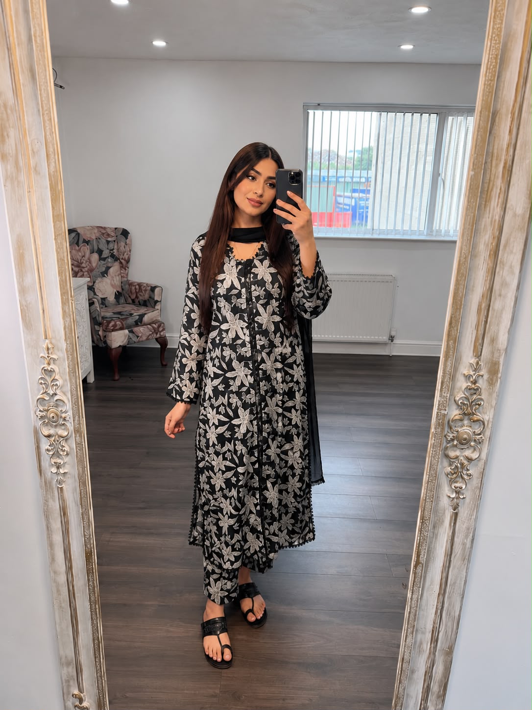 Aila – Premium Lawn 3 Piece Suit